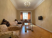 İcarəyə verilir 2 otaqlı 55 m2 köhnə tikili Elmlər Akademiyası m.