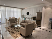 İcarəyə verilir 5 otaqlı 280 m2 yeni tikili 28 May m.