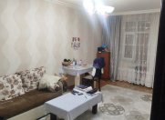 Satılır 3 otaqlı 70 m2 köhnə tikili Xalqlar Dostluğu m.