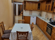 İcarəyə verilir 4 otaqlı 190 m2 yeni tikili Nizami m.