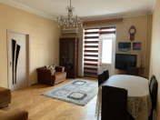 İcarəyə verilir 3 otaqlı 75 m2 köhnə tikili 28 May m.