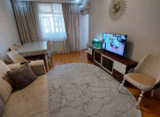 Satılır 3 otaqlı 70 m2 köhnə tikili Azadlıq prospekti m.