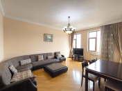 İcarəyə verilir 3 otaqlı 160 m2 yeni tikili Heydər Əliyev sarayı