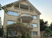 Satılır 12 otaqlı 474 m2 villa Badamdar