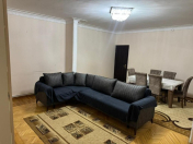 İcarəyə verilir 4 otaqlı 110 m2 köhnə tikili Xalqlar Dostluğu m.