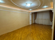 Satılır 3 otaqlı 80 m2 köhnə tikili Ayna Sultanova heykəli