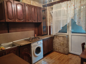 İcarəyə verilir 3 otaqlı 80 m2 köhnə tikili Qara Qarayev m.