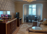 Satılır 3 otaqlı 70 m2 köhnə tikili Elmlər Akademiyası m.