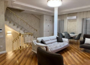 Satılır 8 otaqlı 260 m2 yeni tikili Bayıl