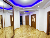 Satılır 3 otaqlı 132 m2 yeni tikili 2 mkr