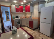 İcarəyə verilir 3 otaqlı 72 m2 köhnə tikili 8 Noyabr m.