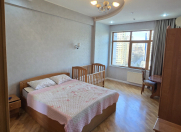 Satılır 3 otaqlı 140 m2 yeni tikili 28 May m.