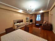 Satılır 4 otaqlı 181 m2 yeni tikili 28 May m.