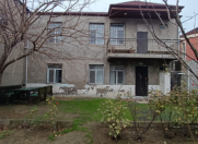 Satılır 6 otaqlı 200 m2 həyət evi Qaraçuxur