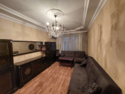 İcarəyə verilir 2 otaqlı 70 m2 köhnə tikili 8 Noyabr m.