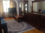 Satılır 5 otaqlı 140 m2 köhnə tikili Həzi Aslanov m.