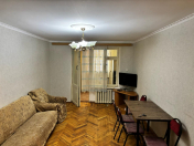 İcarəyə verilir 3 otaqlı 75 m2 köhnə tikili 8 Noyabr m.