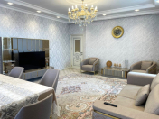 Satılır 3 otaqlı 130 m2 yeni tikili Badamdar