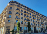 İcarəyə verilir 4 otaqlı 140 m2 yeni tikili Ağ şəhər