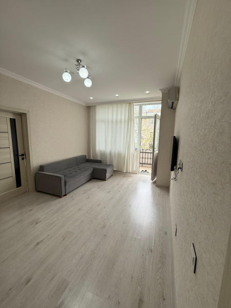 Satılır 2 otaqlı 44 m2 yeni tikili Şah İsmayıl Xətai m.