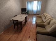 Satılır 4 otaqlı 102 m2 köhnə tikili Xalqlar Dostluğu m.