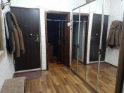 Satılır 4 otaqlı 105 m2 köhnə tikili İnşaatçılar m.