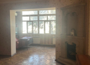 Satılır 2 otaqlı 70 m2 köhnə tikili 28 May m.