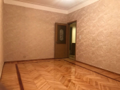 Satılır 3 otaqlı 85 m2 köhnə tikili Həzi Aslanov m.