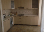 İcarəyə verilir 2 otaqlı 70 m2 köhnə tikili İçəri Şəhər m.