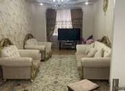 Satılır 4 otaqlı 100 m2 köhnə tikili Memar Əcəmi m.