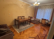 Satılır 2 otaqlı 60 m2 köhnə tikili Xalqlar Dostluğu m.