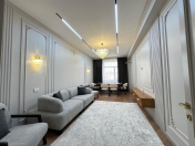 Satılır 3 otaqlı 105 m2 yeni tikili 28 May m.