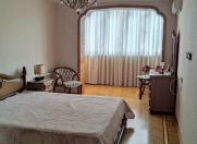 İcarəyə verilir 2 otaqlı 75 m2 köhnə tikili 28 May m.