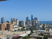 Satılır 4 otaqlı 215 m2 yeni tikili 28 May m.