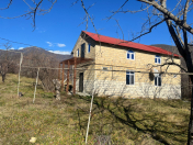 İcarəyə verilir 4 otaqlı 100 m2 həyət evi Oğuz