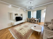 Satılır 3 otaqlı 90 m2 yeni tikili İqtisadiyyat Universiteti