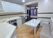 Satılır 5 otaqlı 120 m2 köhnə tikili Badamdar