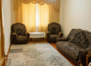 İcarəyə verilir 3 otaqlı 70 m2 köhnə tikili Həzi Aslanov m.