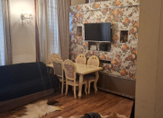 İcarəyə verilir 2 otaqlı 80 m2 köhnə tikili Nizami m.