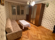 Satılır 2 otaqlı 42 m2 köhnə tikili Elmlər Akademiyası m.