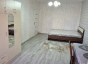 Satılır 1 otaqlı 35 m2 köhnə tikili İnşaatçılar m.