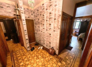 Satılır 4 otaqlı 110 m2 köhnə tikili Gənclik m.