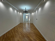 Satılır 4 otaqlı 106 m2 yeni tikili Memar Əcəmi m.