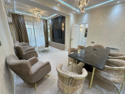 Satılır 3 otaqlı 105 m2 yeni tikili 28 May m.