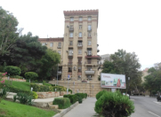 Satılır 2 otaqlı 60 m2 köhnə tikili Nizami m.