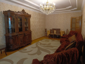 İcarəyə verilir 3 otaqlı 150 m2 yeni tikili Nizami m.