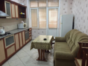 İcarəyə verilir 3 otaqlı 140 m2 yeni tikili 28 May m.