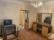 Satılır 3 otaqlı 80 m2 köhnə tikili Gənclik m.
