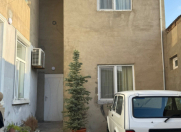 İcarəyə verilir 2 otaqlı 58 m2 həyət evi Nizami r.
