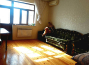 Satılır 3 otaqlı 90 m2 köhnə tikili Memar Əcəmi m.